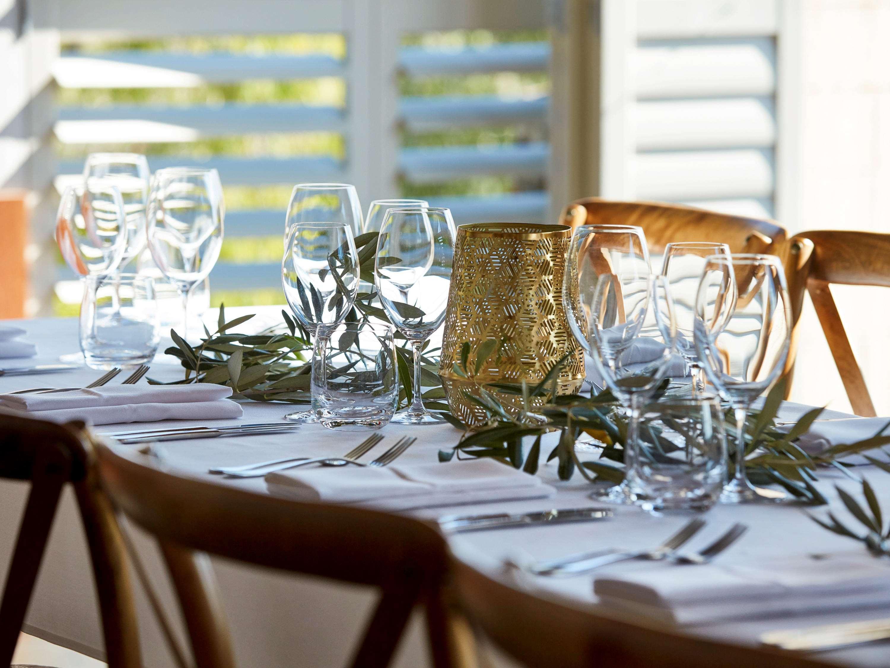 Pullman Bunker Bay Resort Margaret River Дансборо Экстерьер фото A table set for a meal