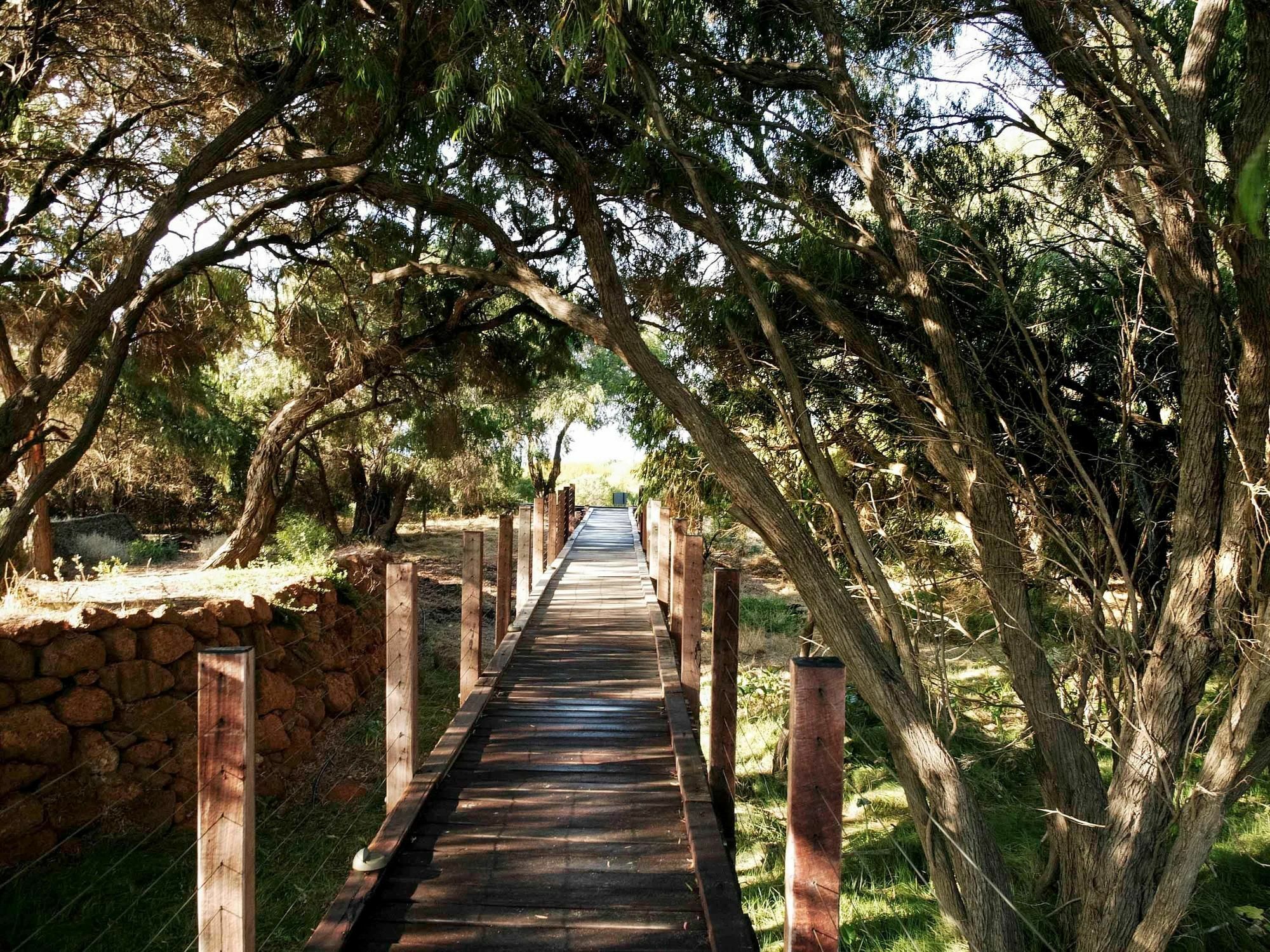 Pullman Bunker Bay Resort Margaret River Дансборо Экстерьер фото The boardwalk at the entrance to the reserve