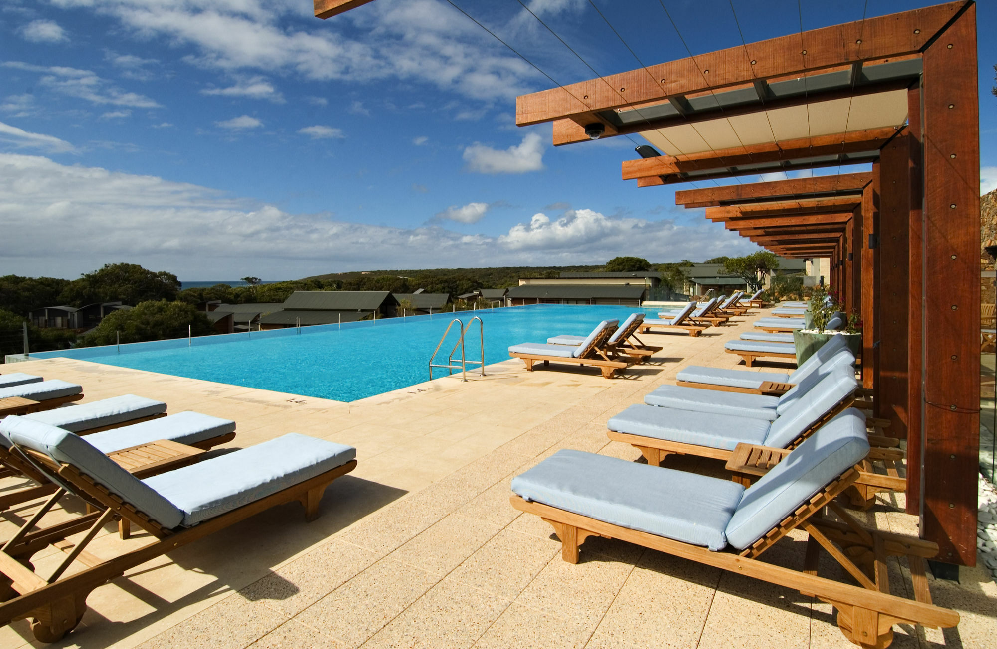 Pullman Bunker Bay Resort Margaret River Дансборо Экстерьер фото The swimming pool at the hotel
